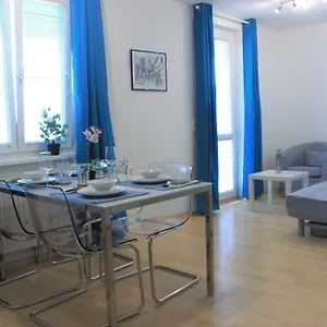 verificați disponibilitatea
