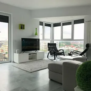 Luxury Westpark 2 With View Бухарест